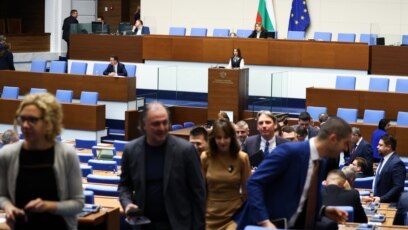 Парламентът прие в четвъртък декларация която осъжда системните агресивни действия