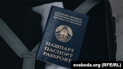Діти, народжені на Кіпрі в сім’ях, де батьки є громадянами Білорусі і не можуть отримати білоруський паспорт для дитини, зможуть отримати дозвіл на проживання за свідоцтвом про народження