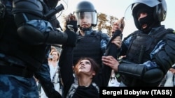 Задержания на акции оппозиции в Москве. 27 июля 2019 года.