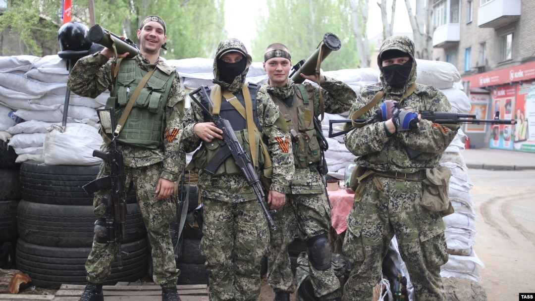 Боевики в Славянске, 2 мая 2014 года