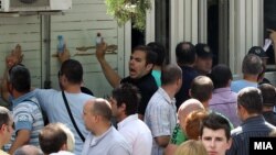 Александар Трајковски на протестите пред Општина Центар на 6 јуни 2013