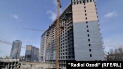 Екатеринбург, январи соли 2020. Бисёр муҳоҷирони тоҷик дар Русия дар соҳаи сохтмон кор мекунанд