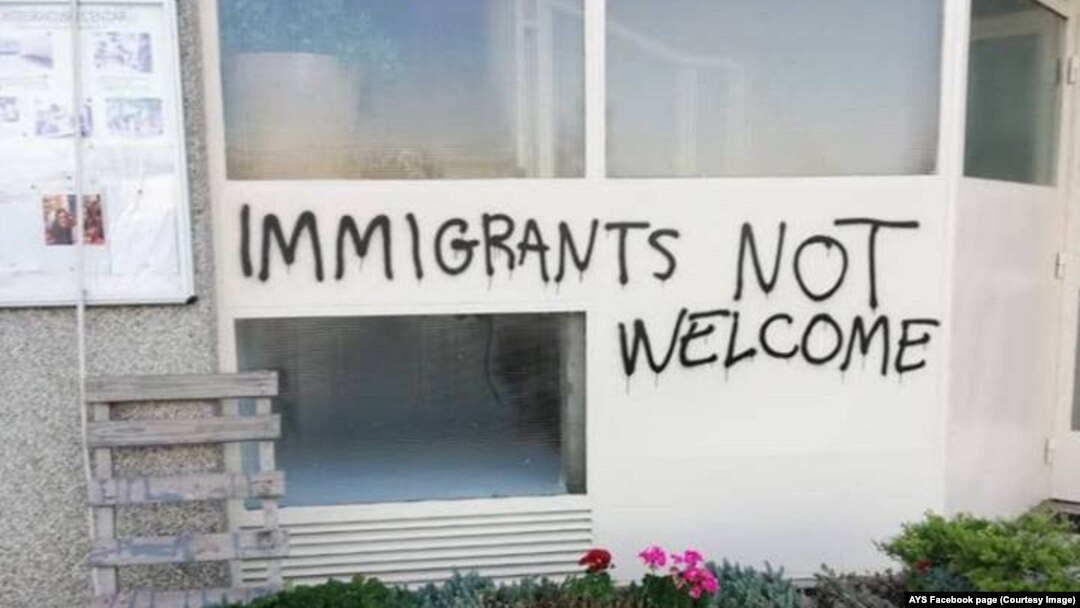 Grafiti protiv migranata nalazili su se i na zidu nevladine organizacije Are you Syrious (AYS) u Zagrebu u studenom 2018.