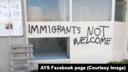 Grafiti protiv migranata nalazili su se i na zidu nevladine organizacije Are you Syrious (AYS) u Zagrebu u studenom 2018.