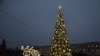 В День Святого Николая зажгла огни главная елка Симферополя, площадь Ленина, 19 декабря 2020 года