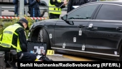 Напад на авто Шефіра: наслідки та слідчі дії (фоторепортаж)