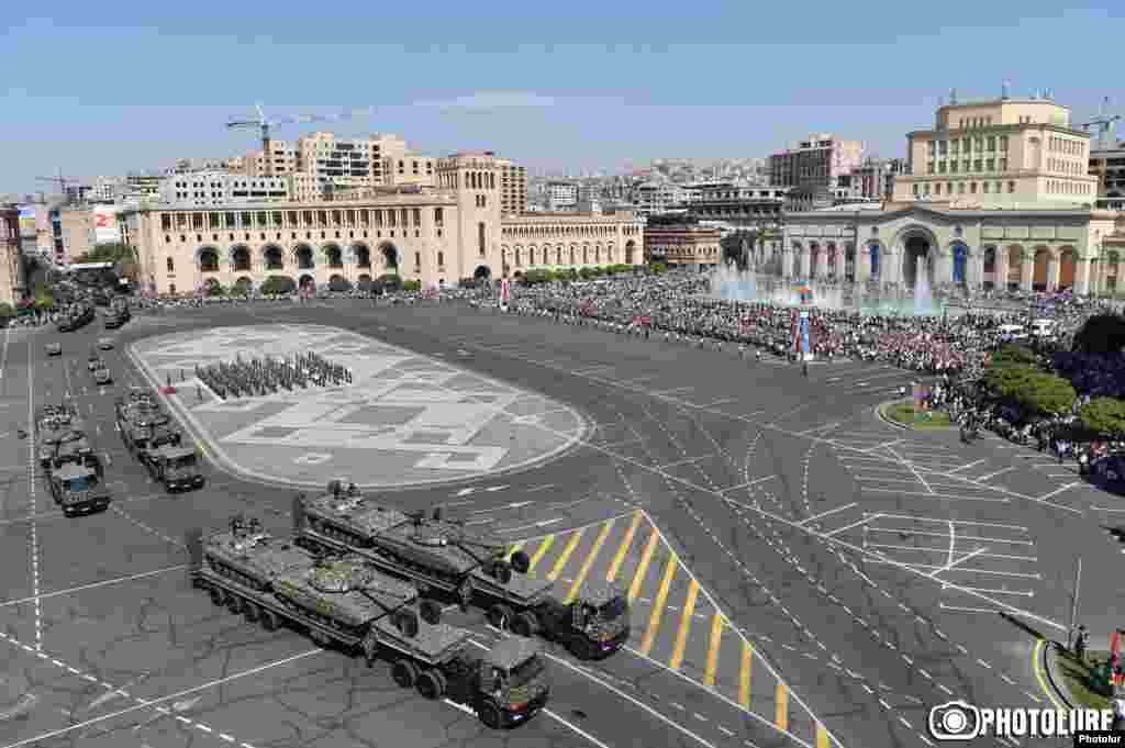 Военный парад в Ереване по случаю 25-й годовщины независимости Армении, 21 сентября 2016 г.