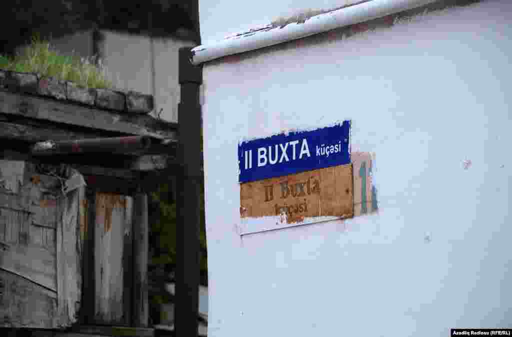 Sakinlərin sözlərinə görə, Buxta küçəsi Sovet dövründən tanınıb bu qəsəbədə. 