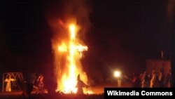 Ku Klux Klan (cunoscută sub acronimul KKK) o organizație care militează pentru supremația albilor în Statele Unite, implicată în incidentele de la Charlottesville. 