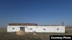 Остатки заготовленного сена в хозяйстве Улытауском районе. Июль 2021 года