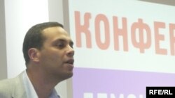 Milov addressing a Solidarity planning conference in November.