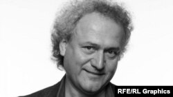 Cum transcriem numele și cuvintele din rusă și din alte limbi cu alfabet chirilic