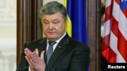 Petro Poroshenko gjatë konferencës së sotme për shtyp në Kiev pas bisedimeve me sekretarin Tillerson