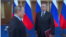 Президент РФ Владимир Путин и российский глава Крыма Сергей Аксенов. Архивное фото