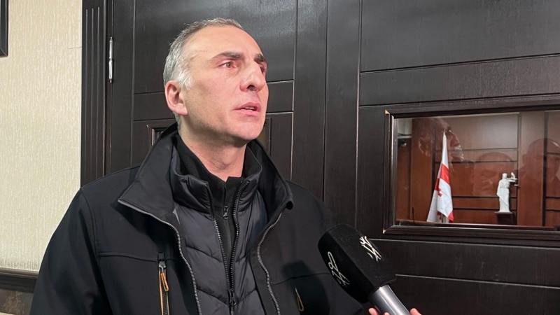 ალეკო ელისაშვილი სასამართლოდან გააძევეს და პატიმრობაში დატოვეს