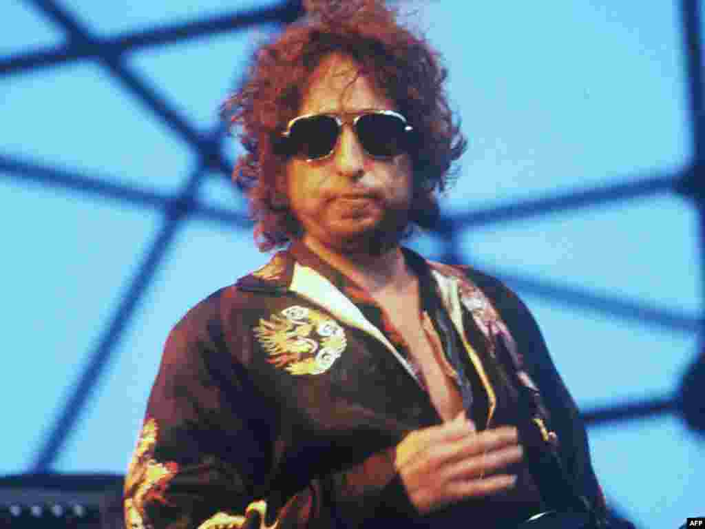 Ділан на сцені в Тулузі у Франції, червень 1981 року