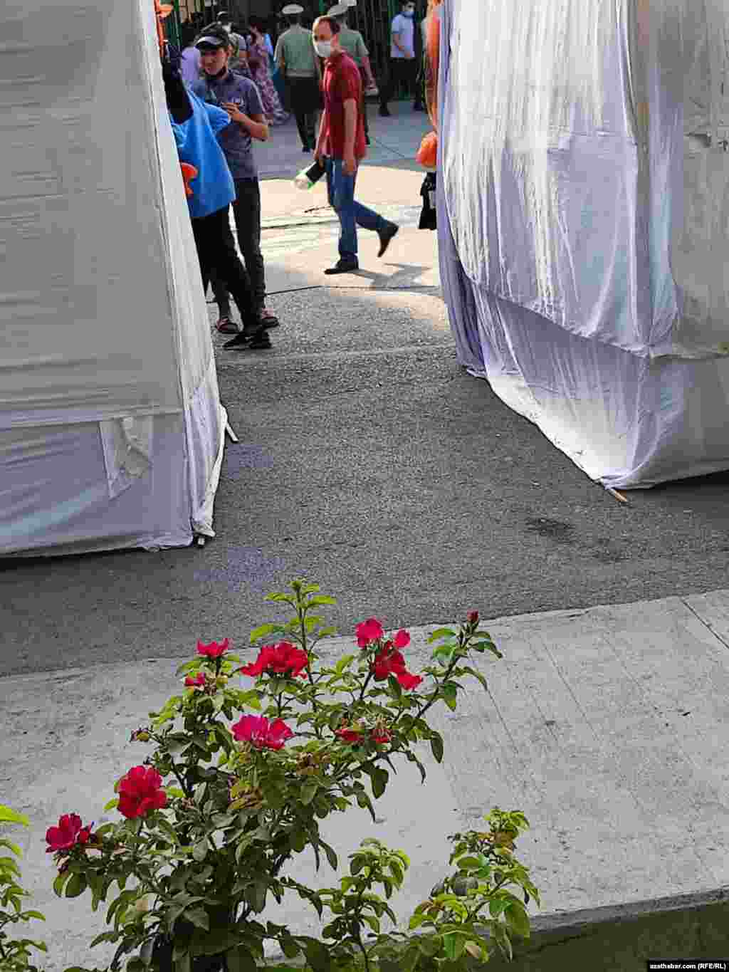 Aşgabat. Mekdep bazary.&nbsp;