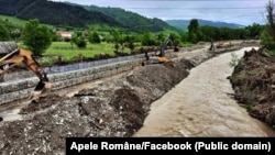 Administrația Națională Apele Române au efectuat lucrări de îndiguire în această săptămână pentru a limita efectele viiturilor.