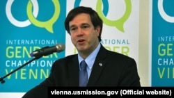 Andrew Schofer recently served as a charge d'affaires at the U.S. Mission to International Organizations in Vienna and has worked at the U.S. embassies in Kuwait, Bahrain, and Moscow.