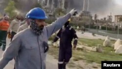 Punëtorët evakuohen nga zona përreth rafinerisë së naftës Ras Tanura.