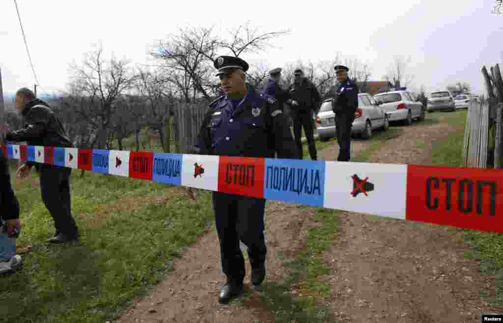 Selo Velika Ivanča, 9. april 2013. Foto: REUTERS / Marko Đurica 