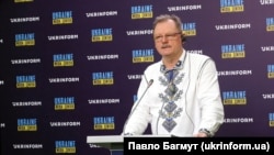 Правові підстави розпочинати новий навчальний рік у школах раніше ніж 1 вересня наразі відсутні, повідомив освітній омбудсмен Сергій Горбачов