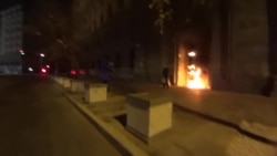 Художника Павленского задержали в Москве за поджог двери ФСБ (видео)