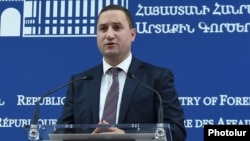 Armenia - Armenian Foreign Ministry spokesman Tigran Balayan at a news briefing in Yerevan, 22 May 2018.