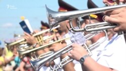 День Незалежності у Запоріжжі: військовий парад і виставка бойової техніки (відео)
