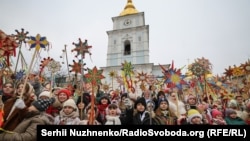 Учасники різдвяної ходи в центрі Києва, 25 грудня 2025 року