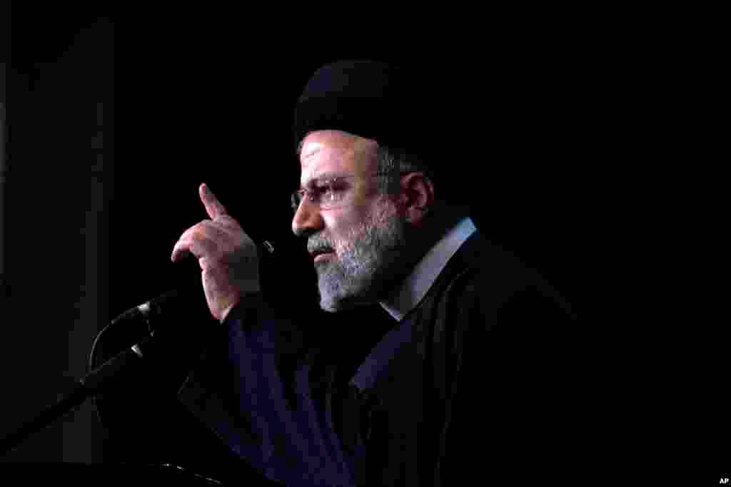  ابراهیم رئیسی که به عنوان یکی از چهره های سیاسی تندرو در ایران شناخته میشود، ۶۳ سال عمر داشت. وی در سال ۲۰۱۷ در انتخابات ریاست جمهوری در برابر حسن روحانی شکست خورد اما در انتخابات سال ۲۰۲۱ توانست به پیروزی دست یابد به کرسی ریاست جمهوری تکیه بزند.&nbsp;&nbsp; &nbsp; 