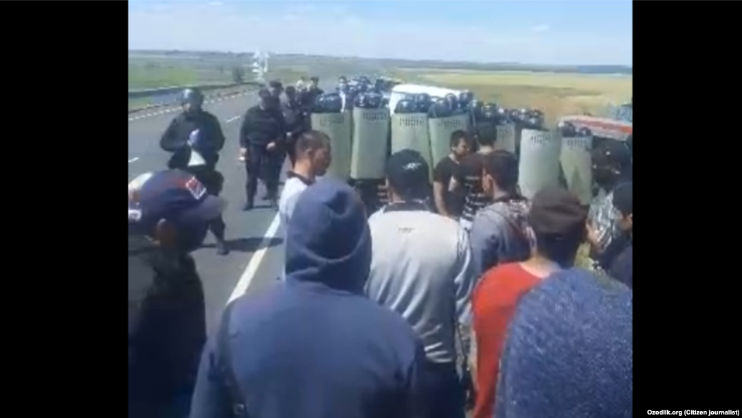 Росгвардия ва полиция ўзбек муҳожирларини чегарага яқинлаштирмаслик буйруғини олган.