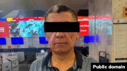 АКШдан кармалып келген Абдиталип Акимов. Башкы прокуратура тараткан сүрөт.