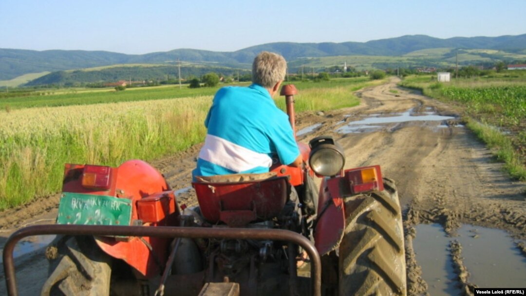 Površina oštećenog poljoprivrednog zemljišta je oko 1.715 hektara