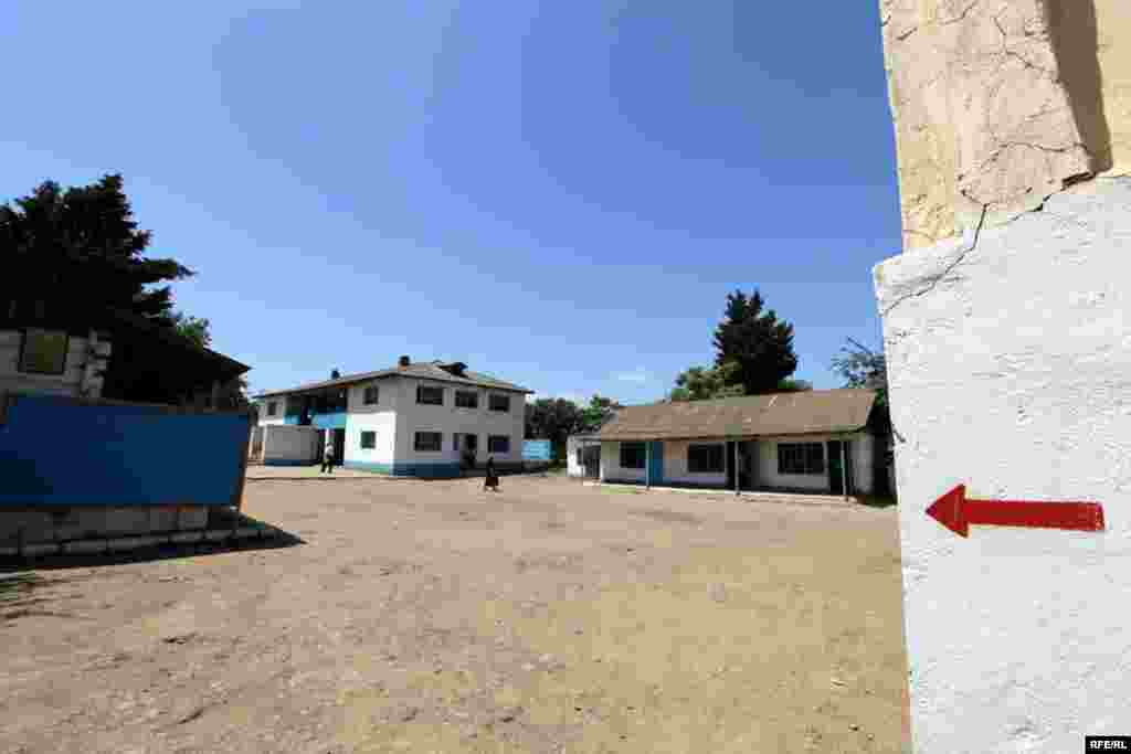 Ucqarlarda bəzi məktəblər #22