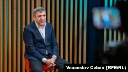Președintele Comisiei parlamentare securitate națională, apărare și ordine publică, deputatul PAS, Lilian Carp, în studioul Europei Libere