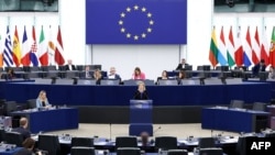 Imagine din Parlamentul European cu Kaja Kallas la pupitru, șefa diplomației UE