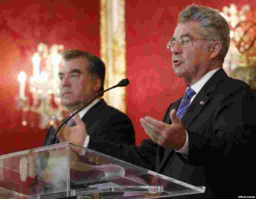 Президентҳо дар нишасти хабарии муштарак