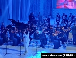 Konsertden bir pursat