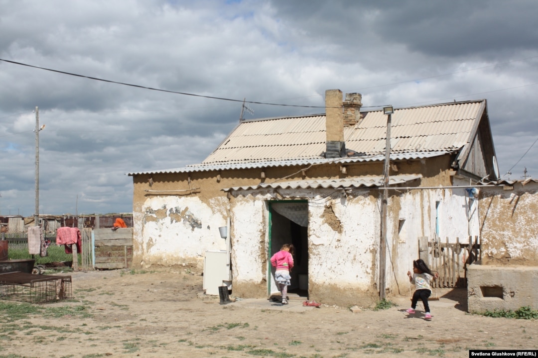 Бразилиялық карнавал костюмдері Порно Порно: Әйелімді достарымен сиқыту