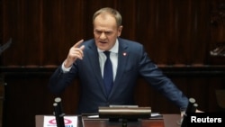 Noul prim-ministru polonez Donald Tusk prezintă programul guvernului și cere un vot de încredere în Parlament, Varșovia, Polonia, 12 decembrie 2023