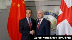 ჩინეთის და საქართველოს საგარეო საქმეთა მინისტრები ვან ი და დავით ზალკალიანი