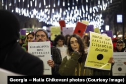 ნათია საპროტესტო აქციაზე. ფოტო მისი ფეისბუკიდან