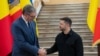 Српскиот претседател Александар Вучиќ и украинскиот претседател Володомир Зеленски