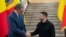 Presidenti serb, Aleksandar Vuçiq, dhe ai ukrainas, Volodymyr Zelensky, gjatë takimit në samitin Ukrainë - Evropa Juglindore. Kiev, 11 korrik 2025