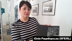 Вікторія Лісогор на виставці «Написано війною: свідчення, збережені у книгах» у Дніпрі, лютий 2025 року