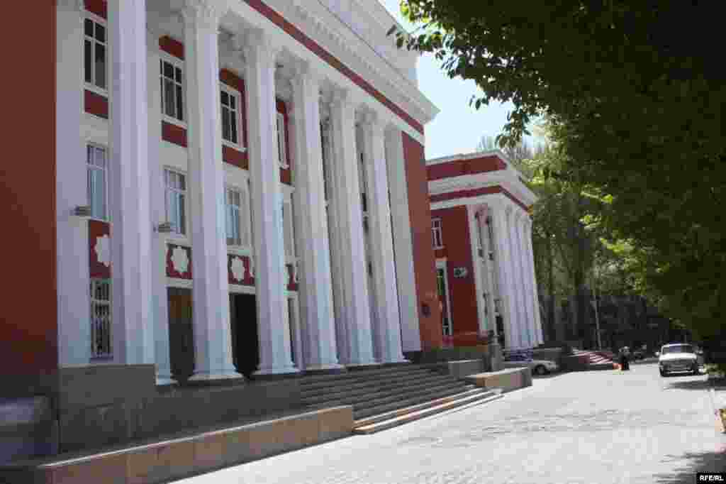 Он сӯи девори парлумон #115