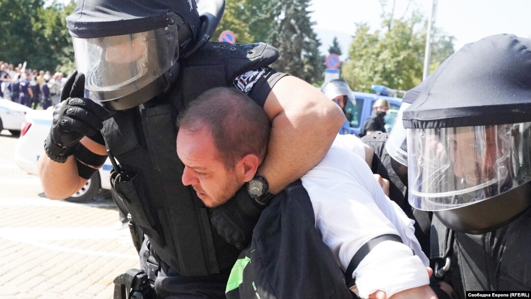 Protestatar arestat în forță în Bulgaria