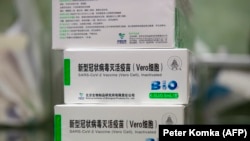 A kínai Sinopharm cég által kifejlesztett Covid-19 vakcinák első szállítmánya Mátranovákon, 2021. február 24-én.