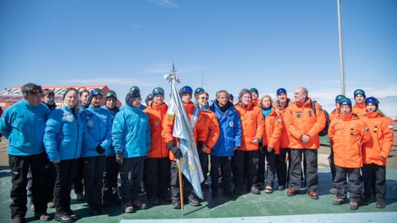 پژوهش ریزپلاستیک‌ها در قطب جنوب با فناوری هسته‌ای و مدفوع پنگوئن‌ها